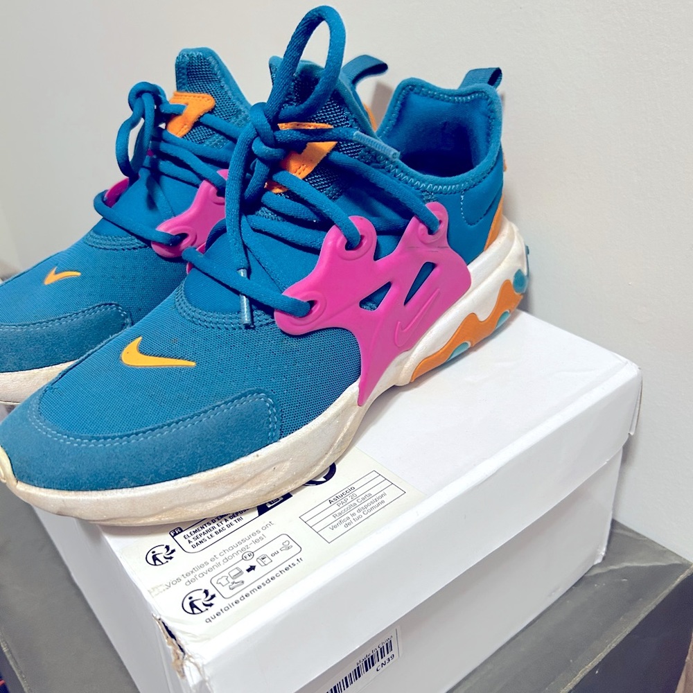 Nike size 5y